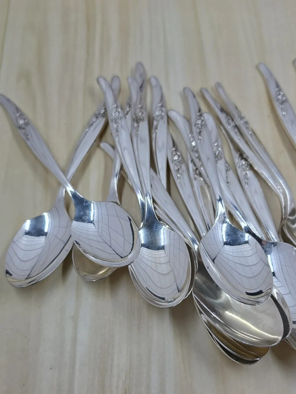 Oneida Rogers Rose Song Silverplate Teaspoons Set Of 29 Vintage 1964 Flatware